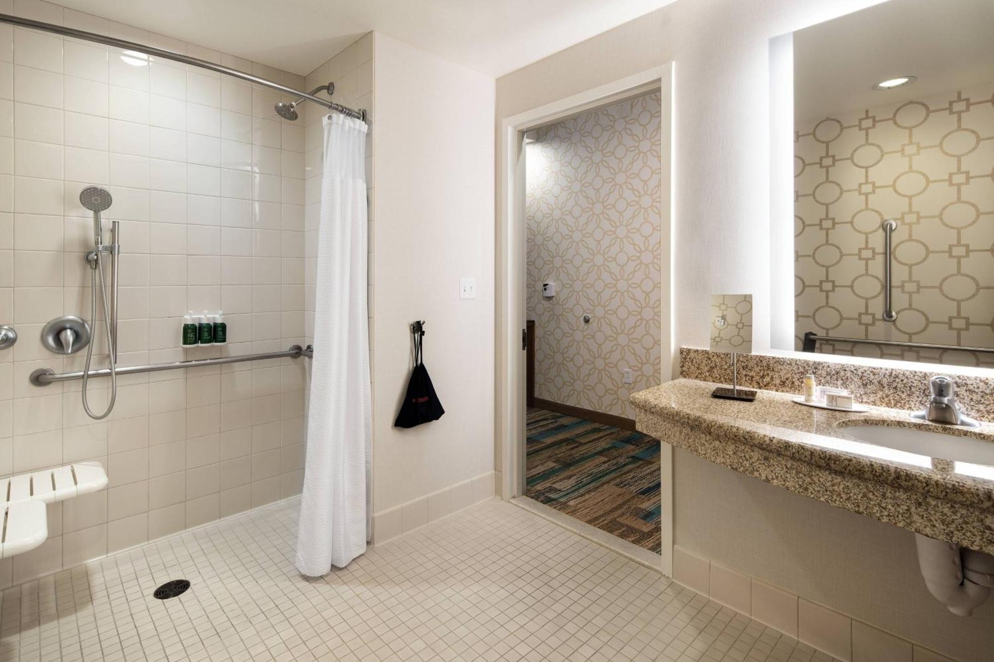 Courtyard By Marriott Santa Barbara Goleta Hotel Exterior foto