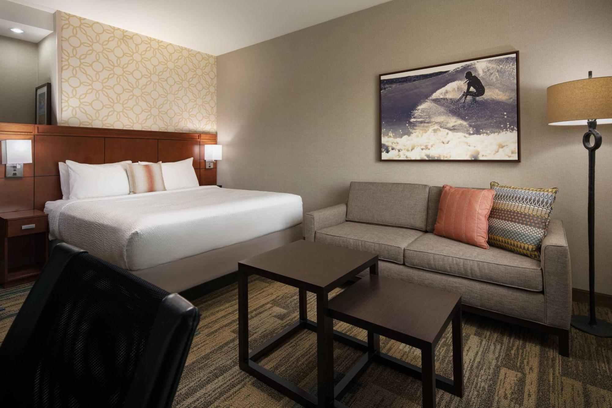 Courtyard By Marriott Santa Barbara Goleta Hotel Exterior foto
