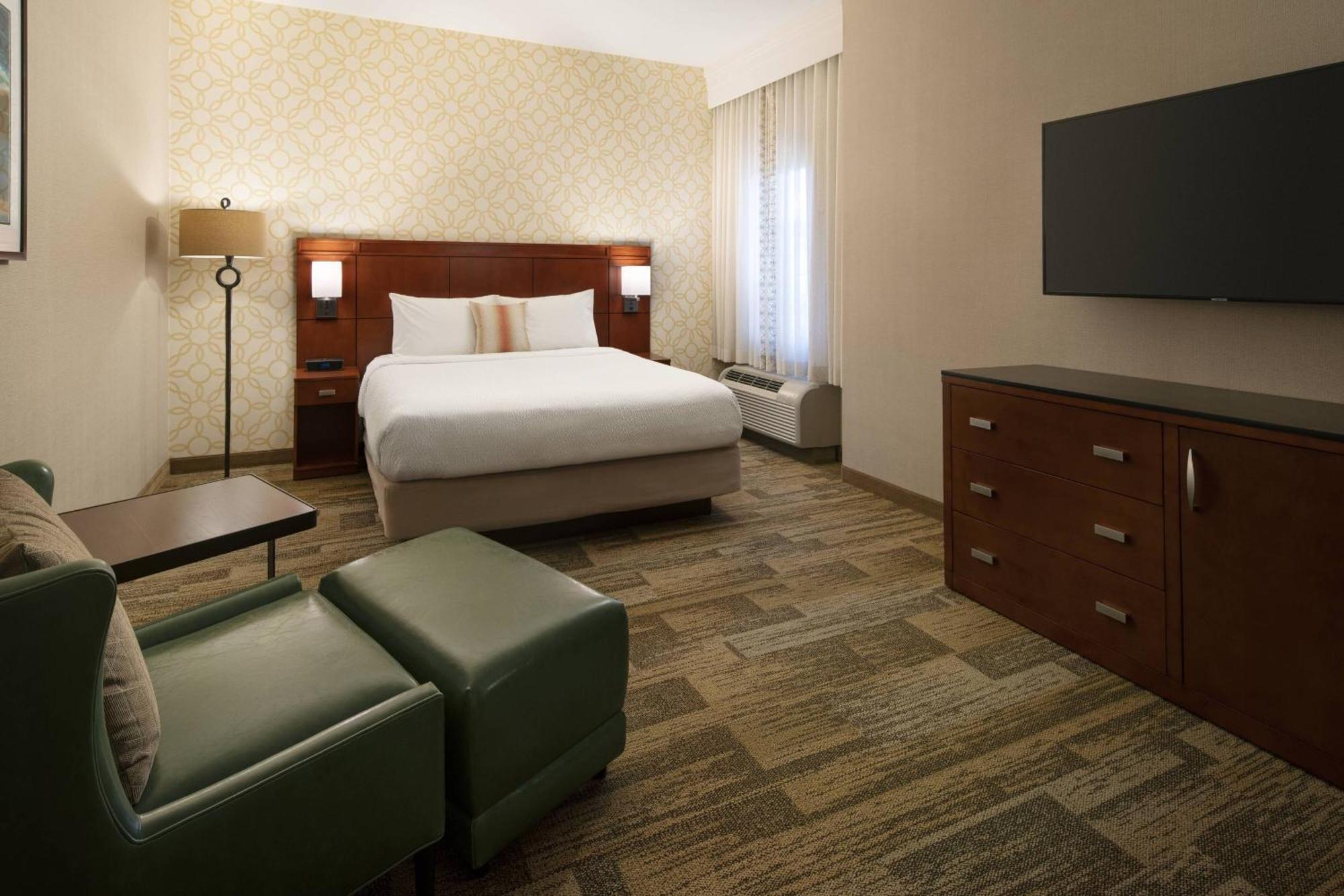 Courtyard By Marriott Santa Barbara Goleta Hotel Exterior foto