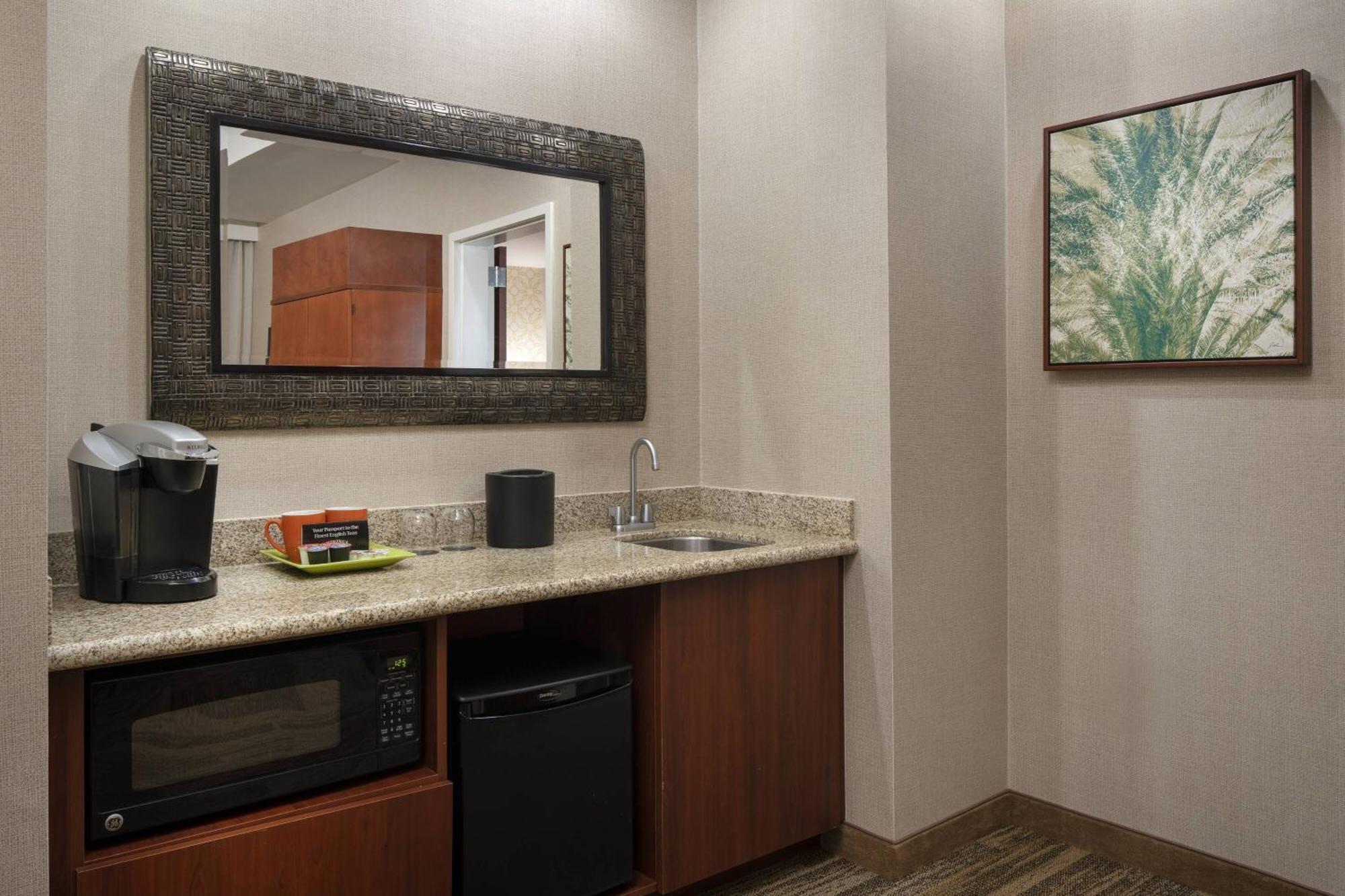 Courtyard By Marriott Santa Barbara Goleta Hotel Exterior foto