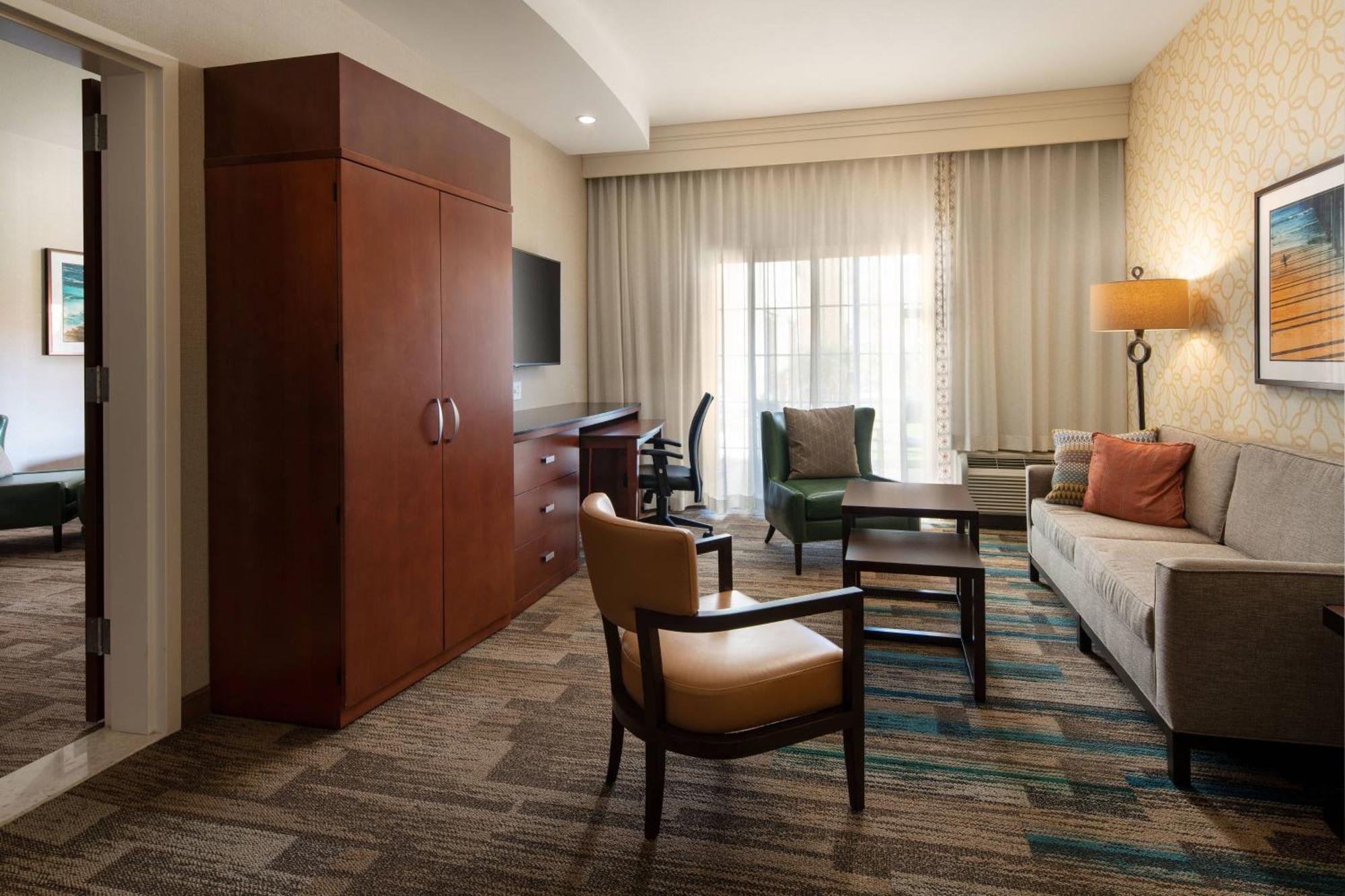 Courtyard By Marriott Santa Barbara Goleta Hotel Exterior foto