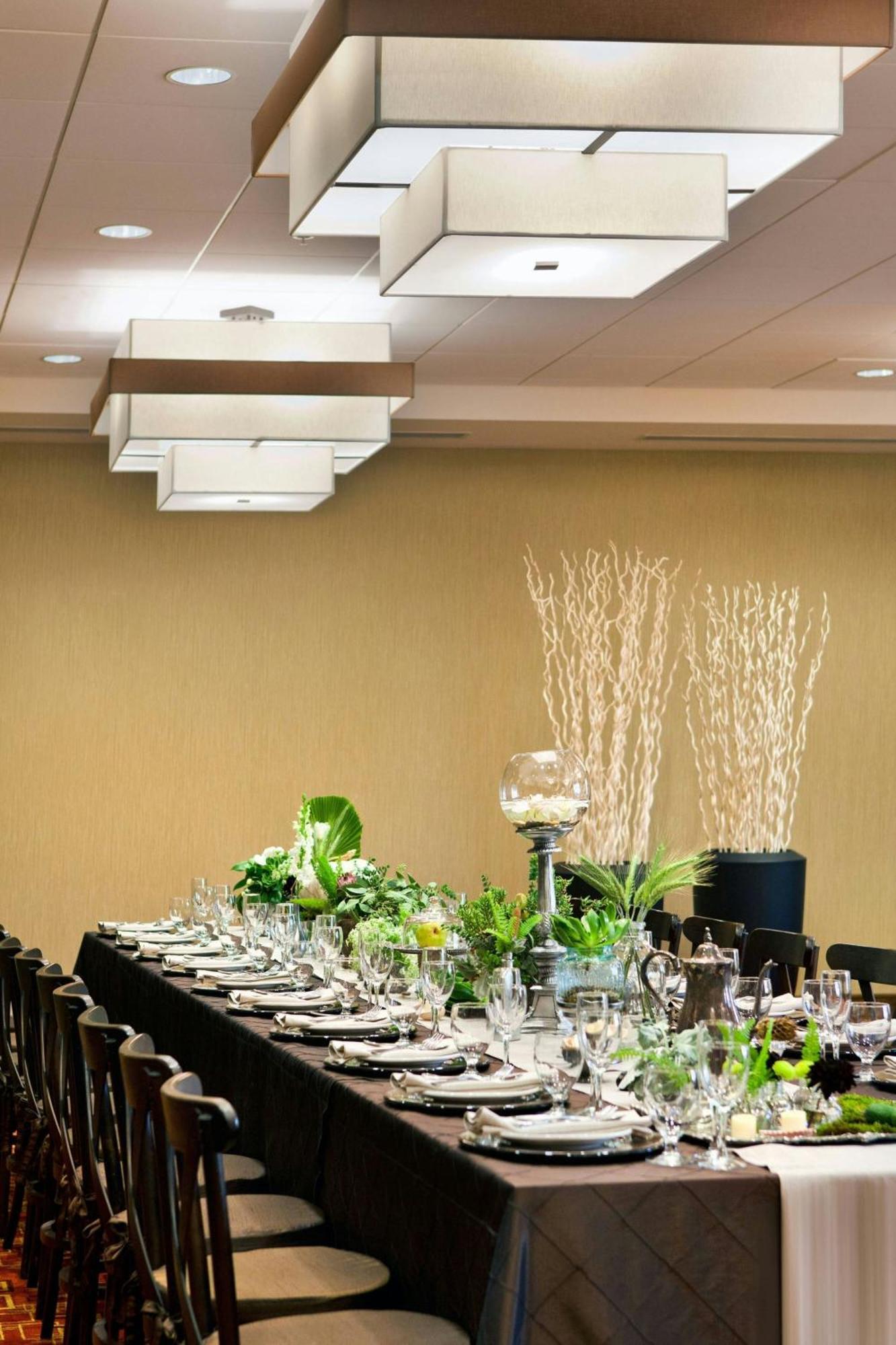 Courtyard By Marriott Santa Barbara Goleta Hotel Exterior foto