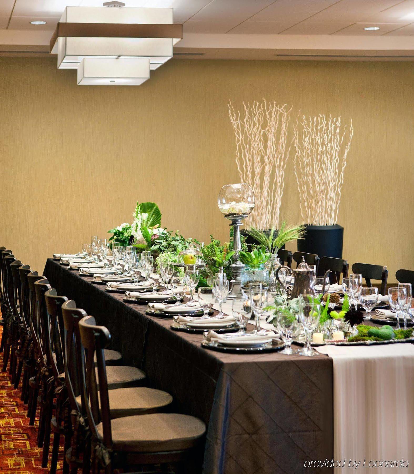 Courtyard By Marriott Santa Barbara Goleta Hotel Restaurante foto